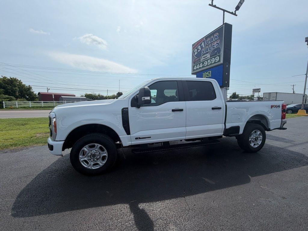Ford F-250 SD XL Crew Cab 4WD 2023