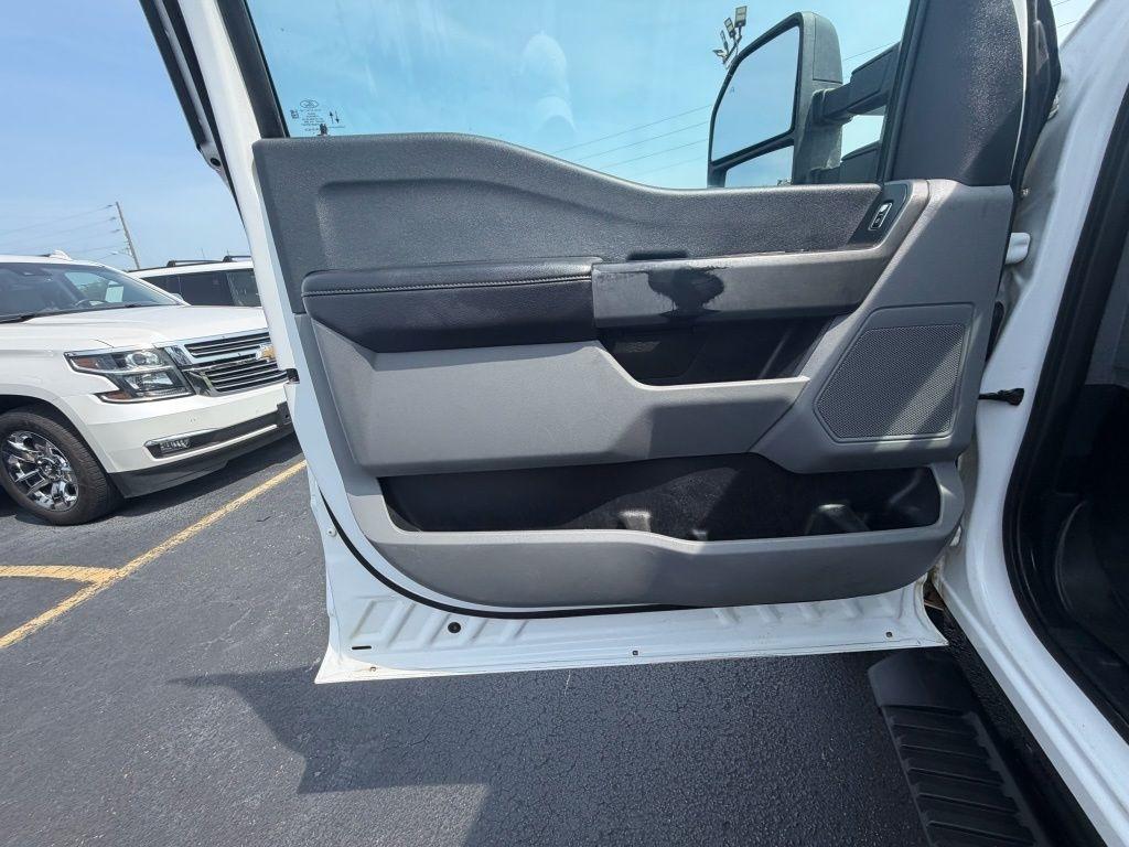 Ford F-250 SD XL Crew Cab 4WD 2023