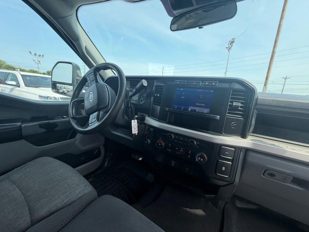 Ford F-250 SD XL Crew Cab 4WD 2023