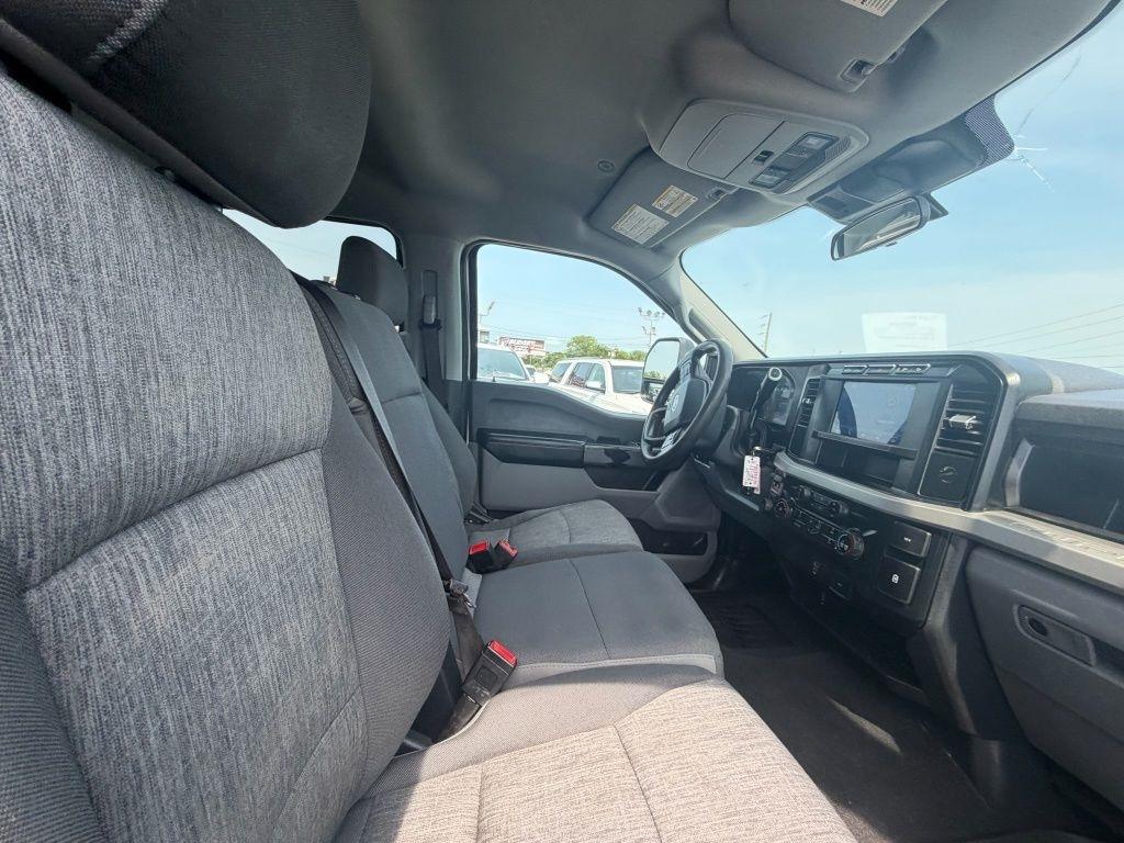 Ford F-250 SD XL Crew Cab 4WD 2023