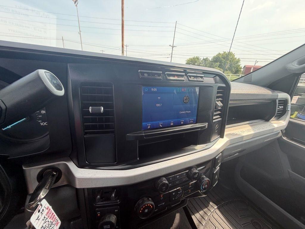 Ford F-250 SD XL Crew Cab 4WD 2023