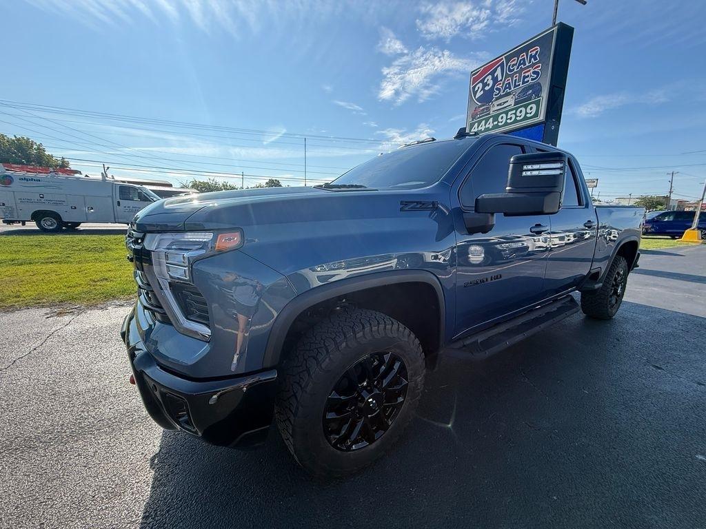 Chevrolet Silverado 2500HD LT Crew Cab Long Box 4WD 2025