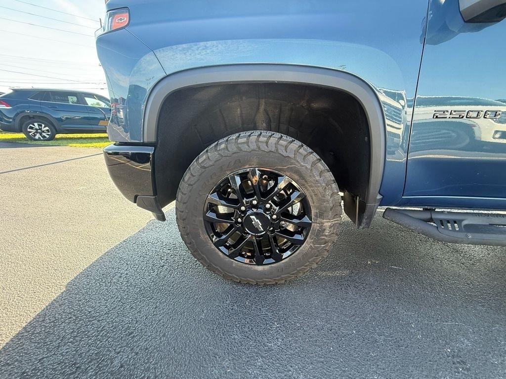Chevrolet Silverado 2500HD LT Crew Cab Long Box 4WD 2025