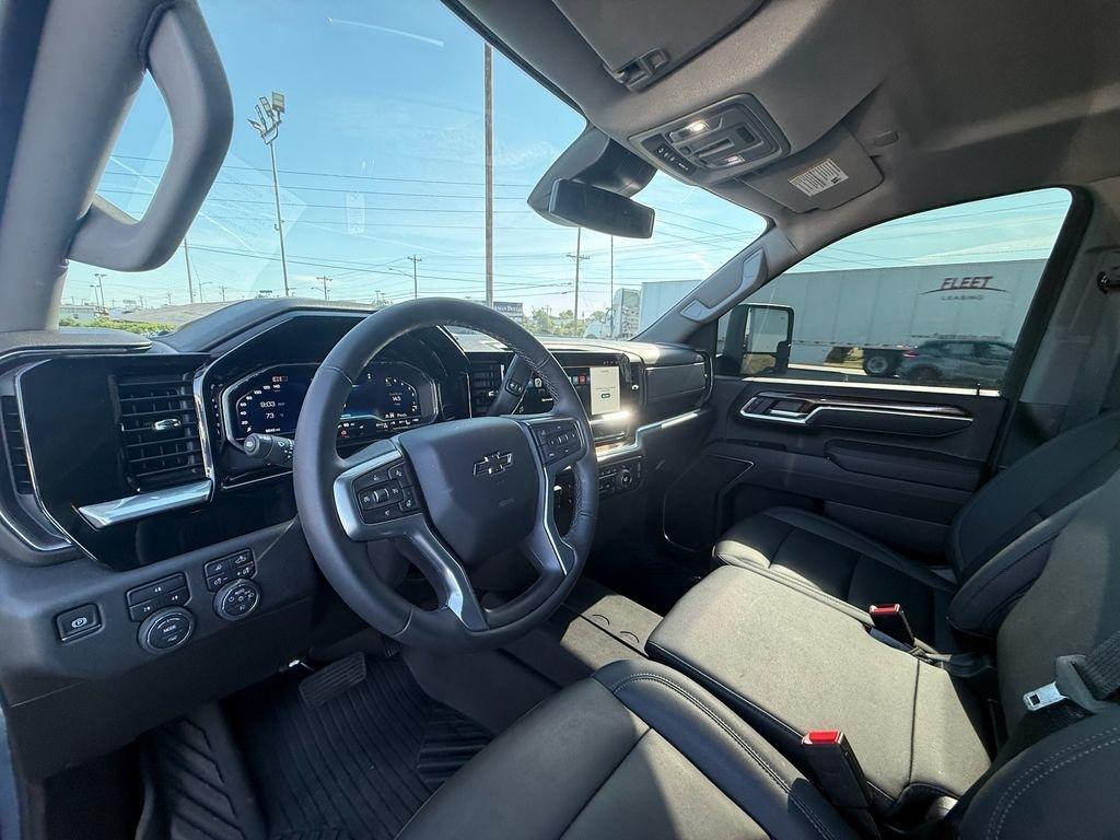 Chevrolet Silverado 2500HD LT Crew Cab Long Box 4WD 2025