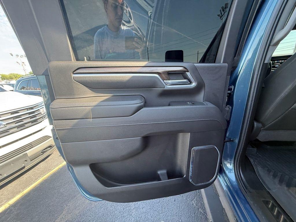 Chevrolet Silverado 2500HD LT Crew Cab Long Box 4WD 2025