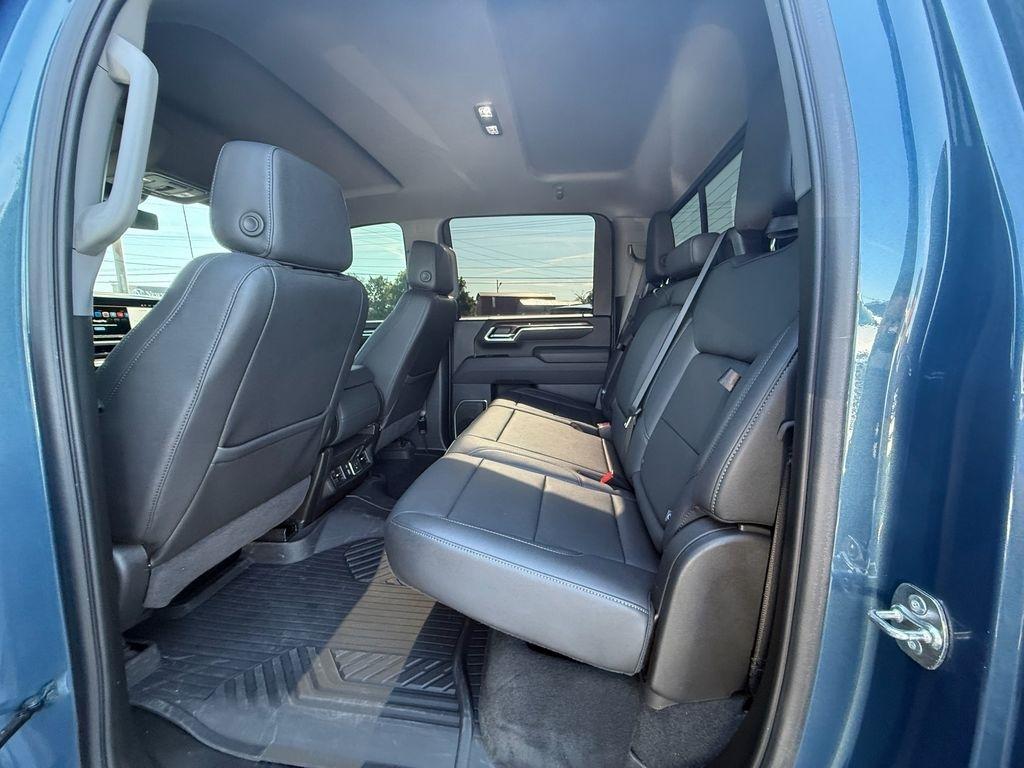 Chevrolet Silverado 2500HD LT Crew Cab Long Box 4WD 2025
