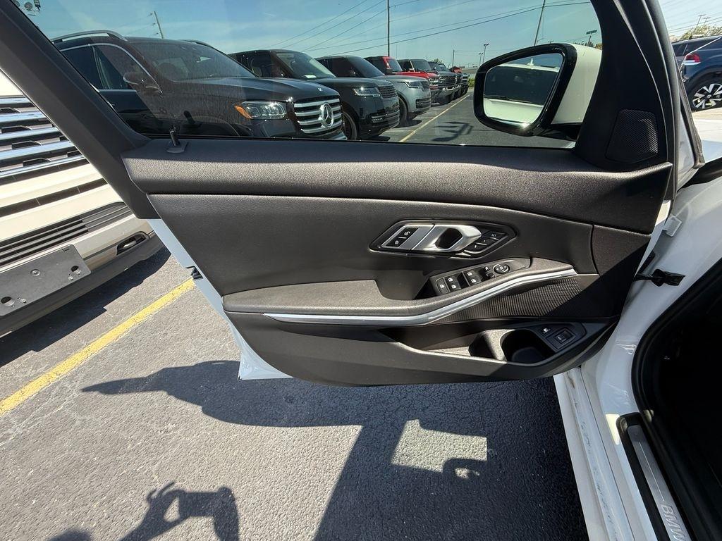 BMW 3-Series 330e xDrive 2023