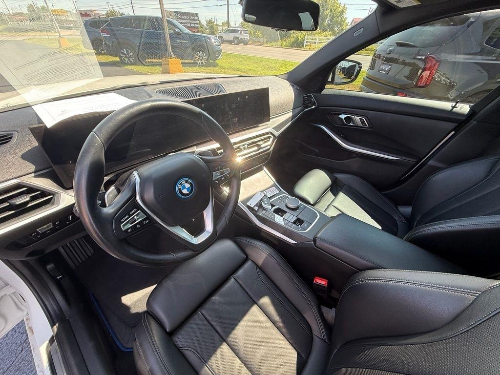 BMW 3-Series 330e xDrive 2023