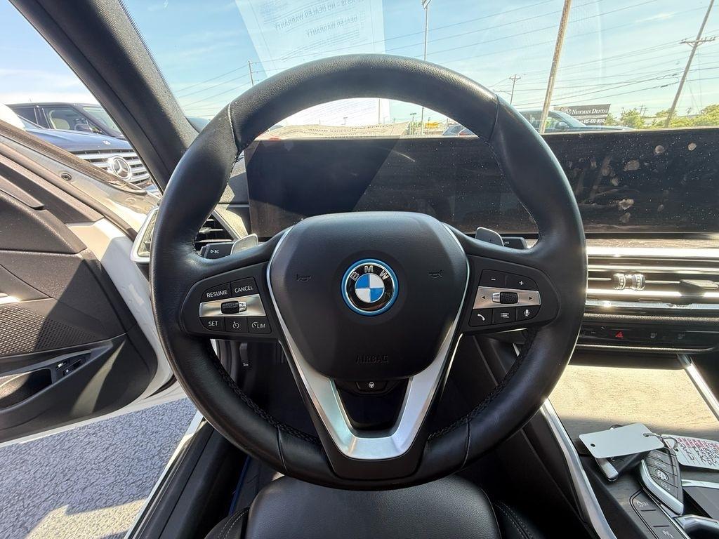 BMW 3-Series 330e xDrive 2023
