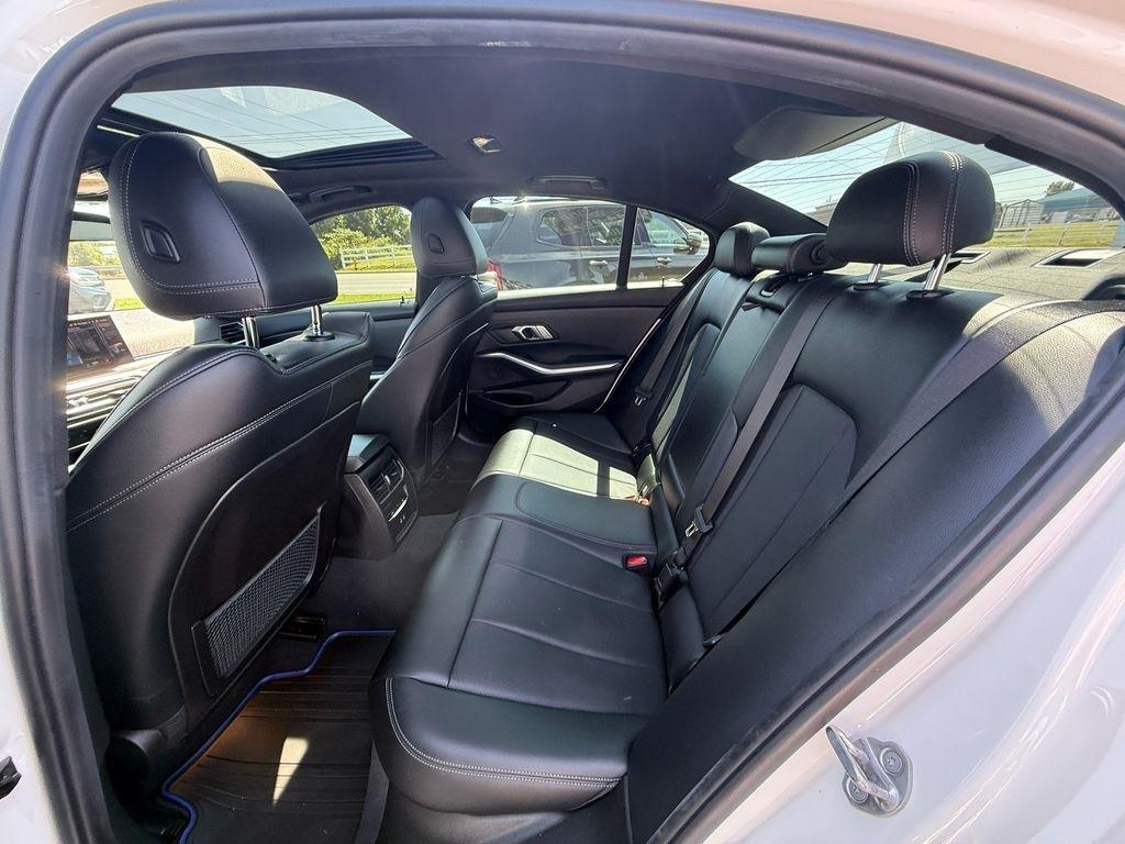 BMW 3-Series 330e xDrive 2023