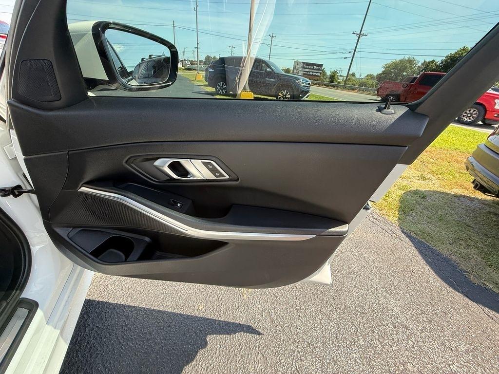 BMW 3-Series 330e xDrive 2023