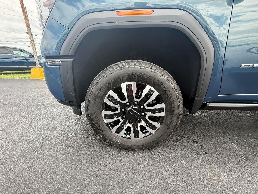 GMC Sierra 2500HD Denali Ultimate Crew Cab 4WD 2026