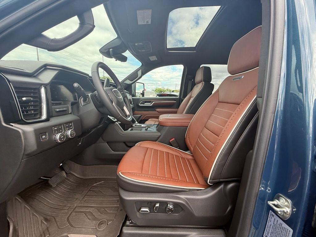 GMC Sierra 2500HD Denali Ultimate Crew Cab 4WD 2026