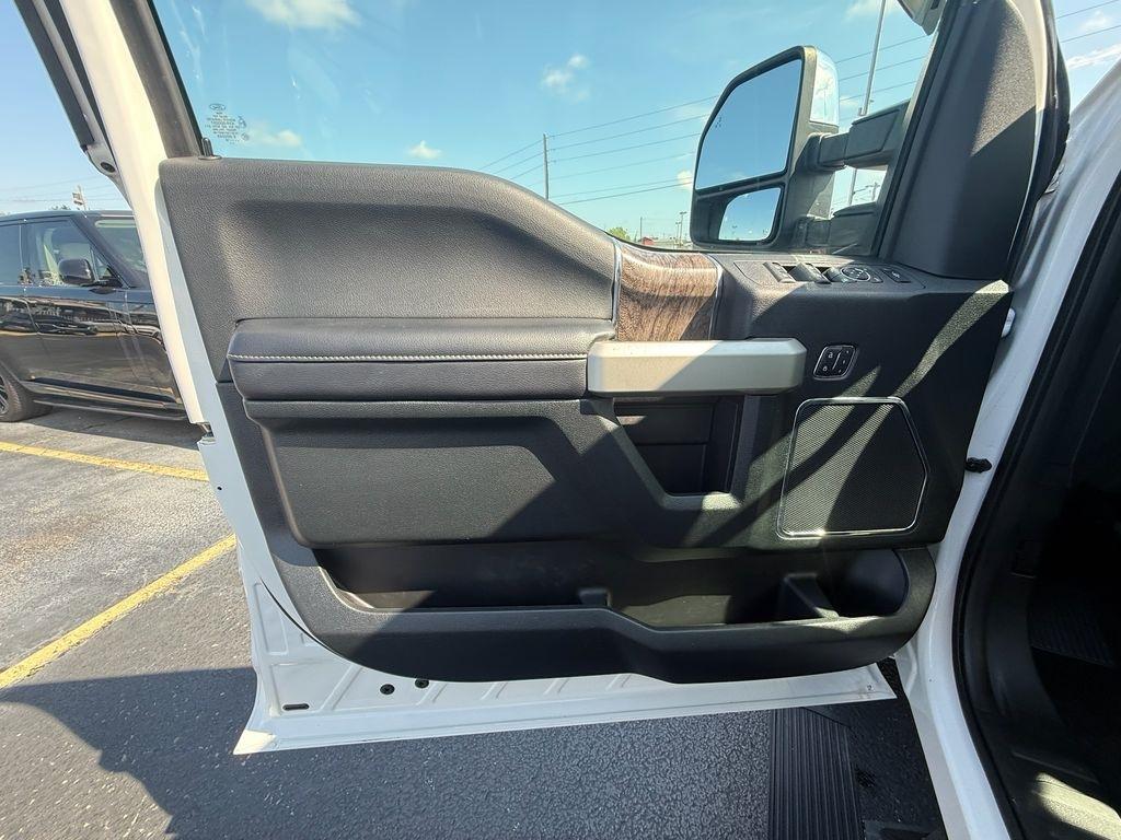 Ford F-350 SD Lariat Crew Cab DRW 4WD 2018