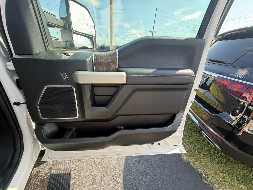 Ford F-350 SD Lariat Crew Cab DRW 4WD 2018