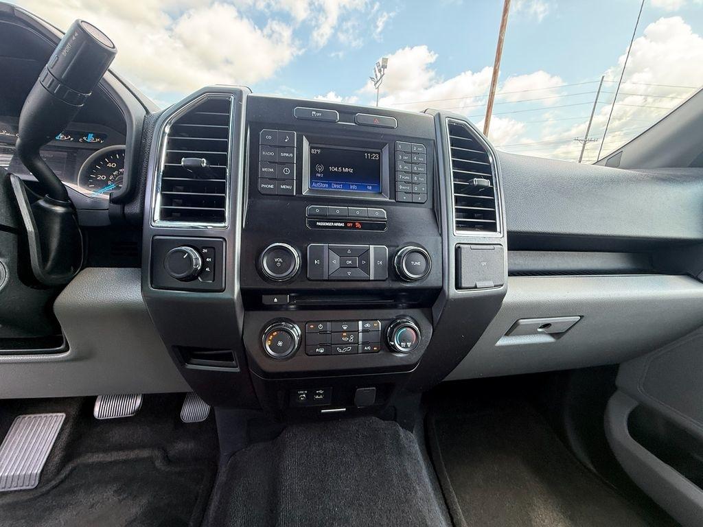 Ford F-150 XLT SuperCrew 4WD 2015