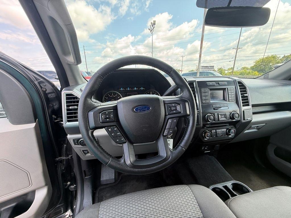 Ford F-150 XLT SuperCrew 4WD 2015