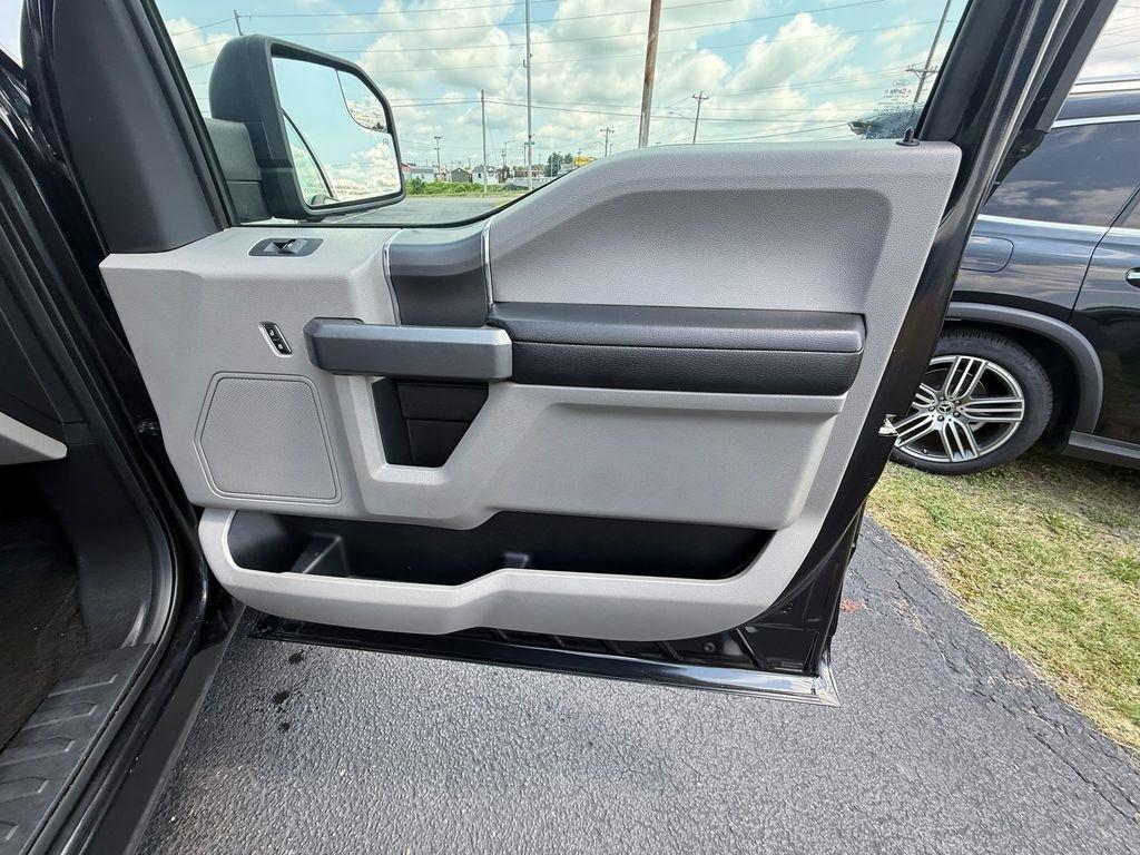 Ford F-150 XLT SuperCrew 4WD 2015