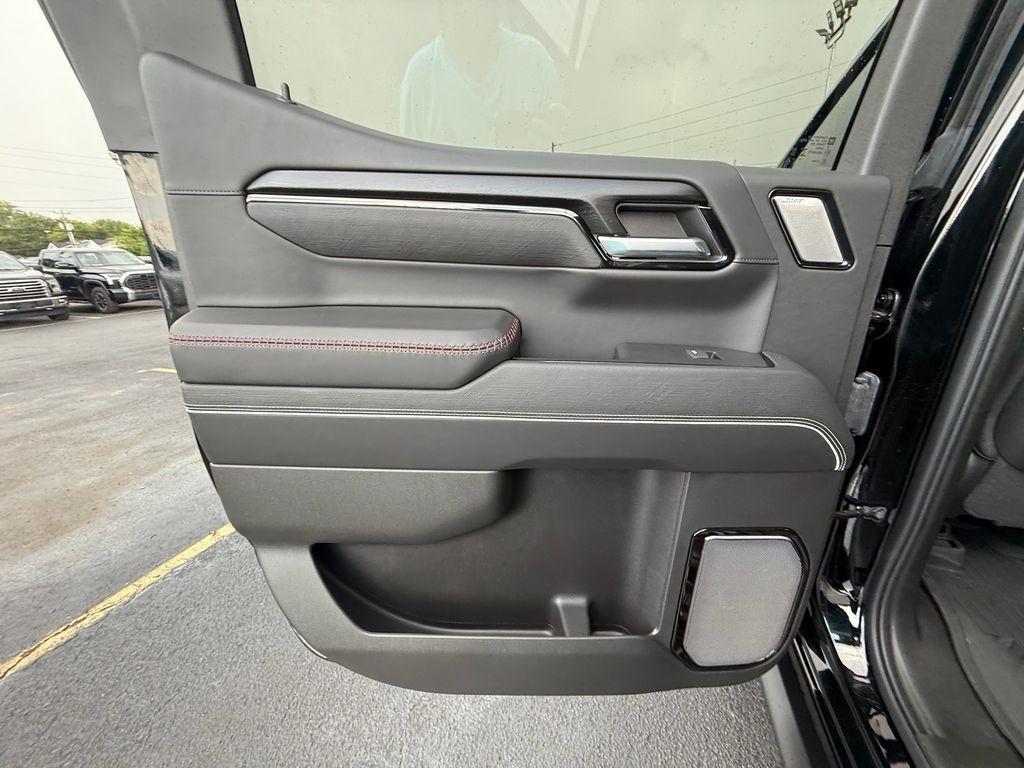 GMC Sierra 1500 AT4X Crew Cab 4WD 2026