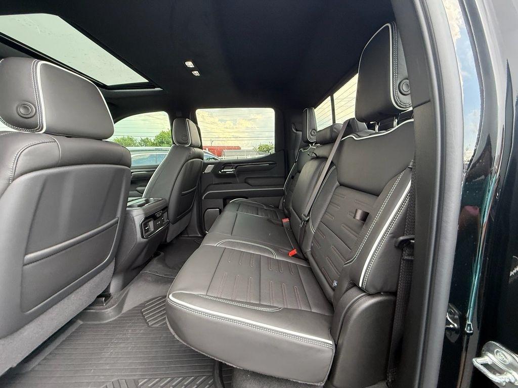 GMC Sierra 1500 AT4X Crew Cab 4WD 2026