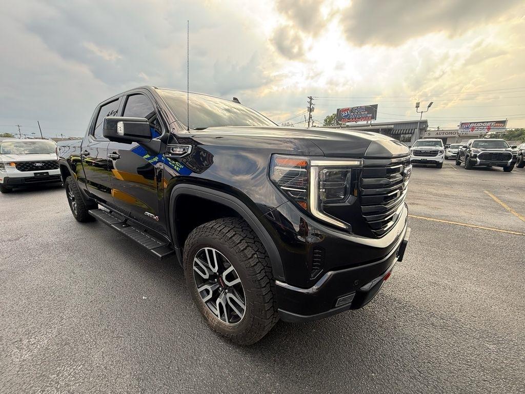 2023 GMC Sierra 1500 AT4 Crew Cab 4WD