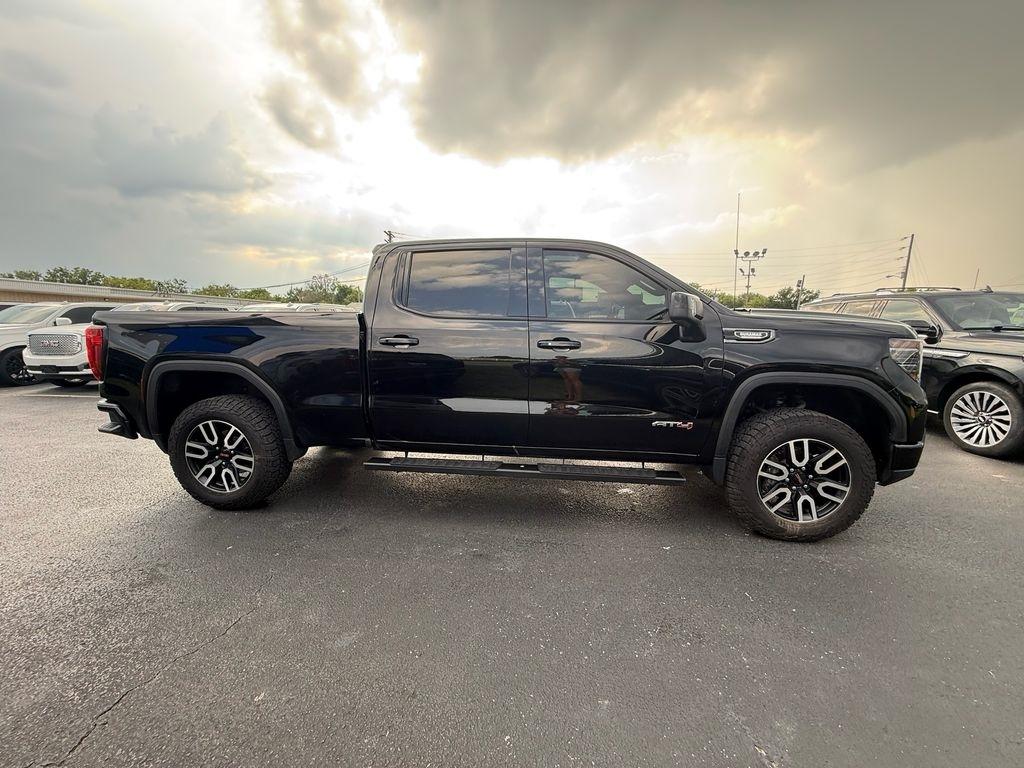 GMC Sierra 1500 AT4 Crew Cab 4WD 2023