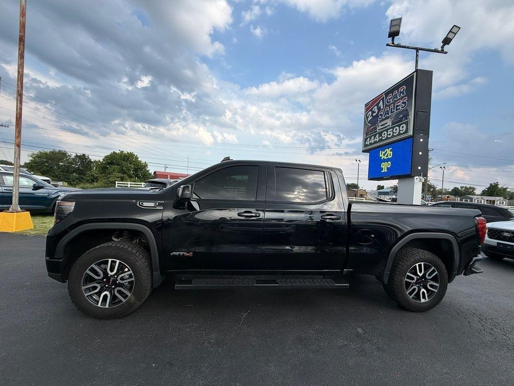 GMC Sierra 1500 AT4 Crew Cab 4WD 2023