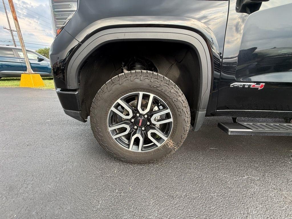 GMC Sierra 1500 AT4 Crew Cab 4WD 2023