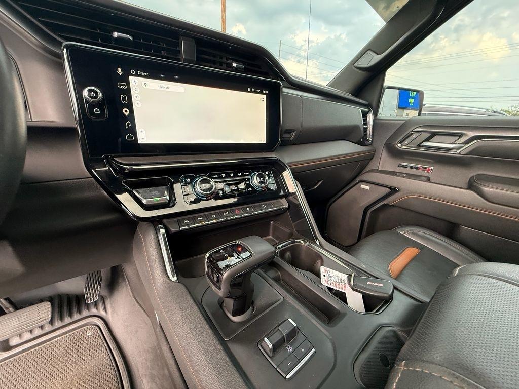 GMC Sierra 1500 AT4 Crew Cab 4WD 2023