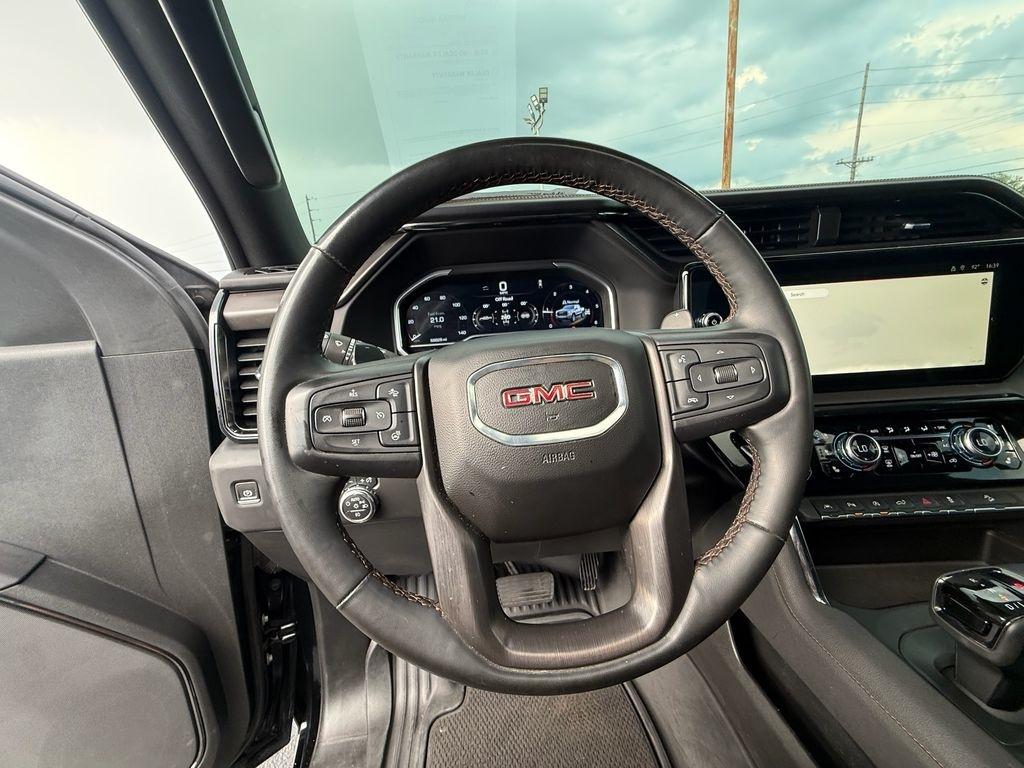 GMC Sierra 1500 AT4 Crew Cab 4WD 2023