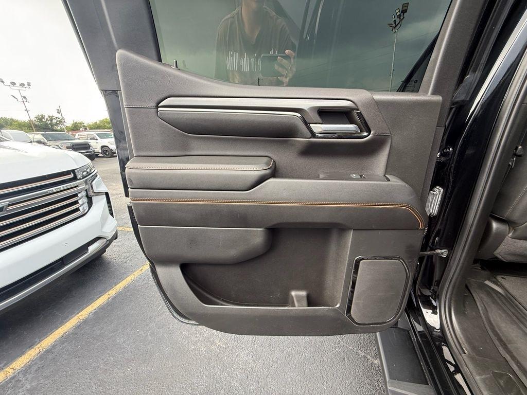 GMC Sierra 1500 AT4 Crew Cab 4WD 2023