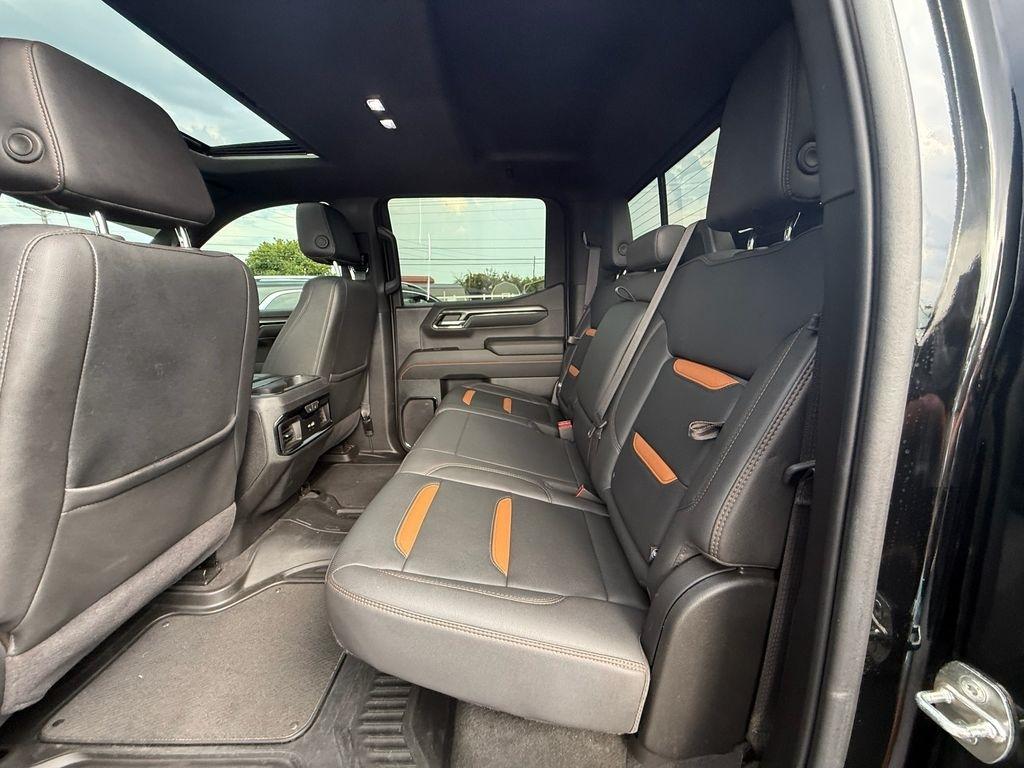 GMC Sierra 1500 AT4 Crew Cab 4WD 2023