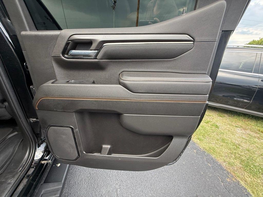 GMC Sierra 1500 AT4 Crew Cab 4WD 2023