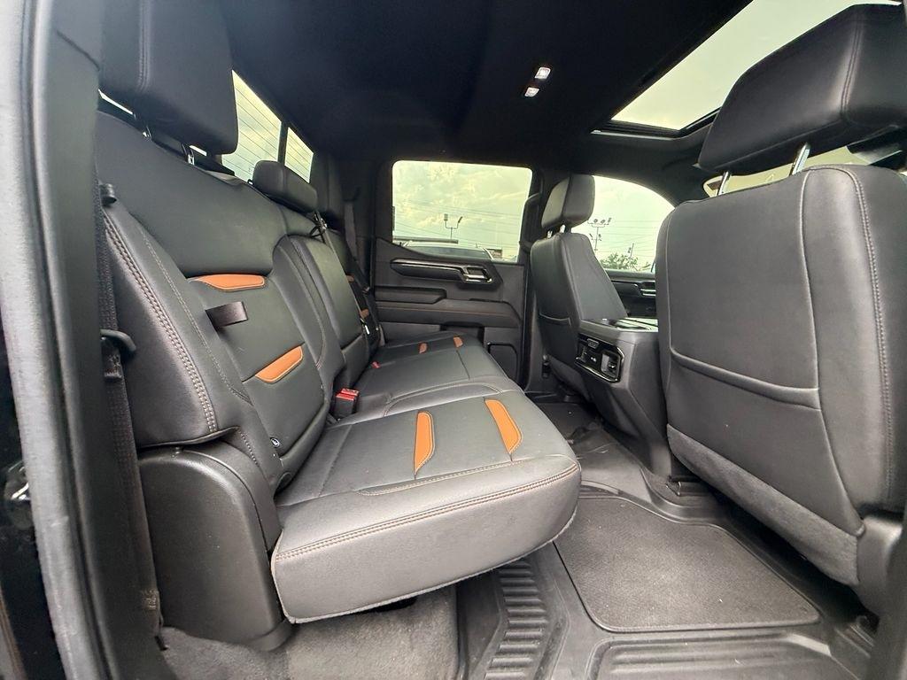GMC Sierra 1500 AT4 Crew Cab 4WD 2023