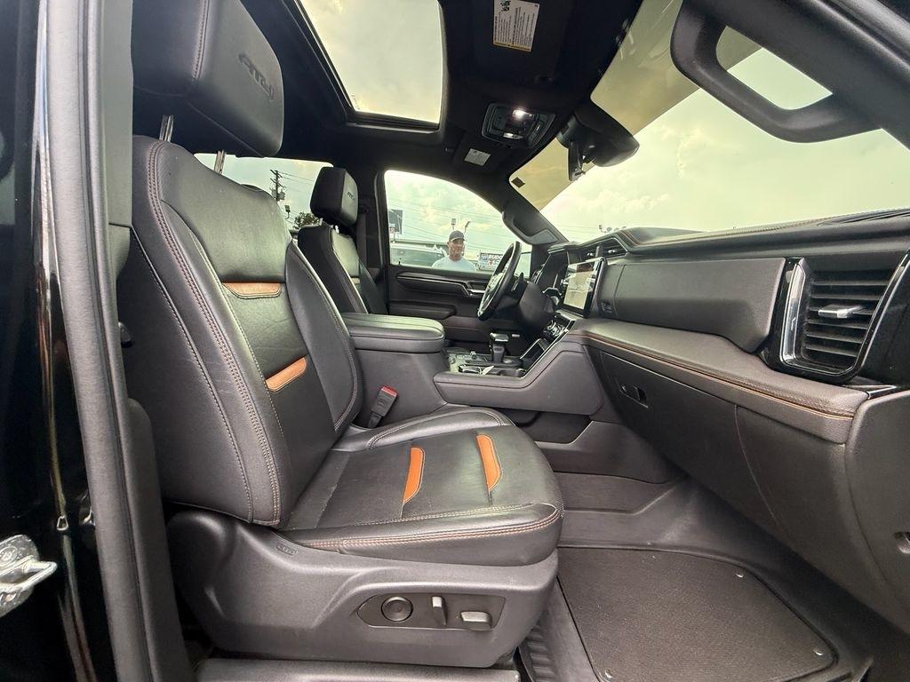 GMC Sierra 1500 AT4 Crew Cab 4WD 2023
