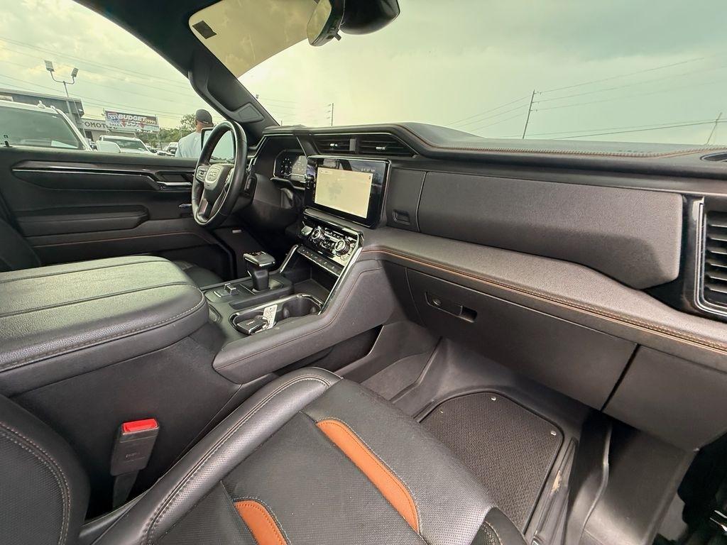 GMC Sierra 1500 AT4 Crew Cab 4WD 2023