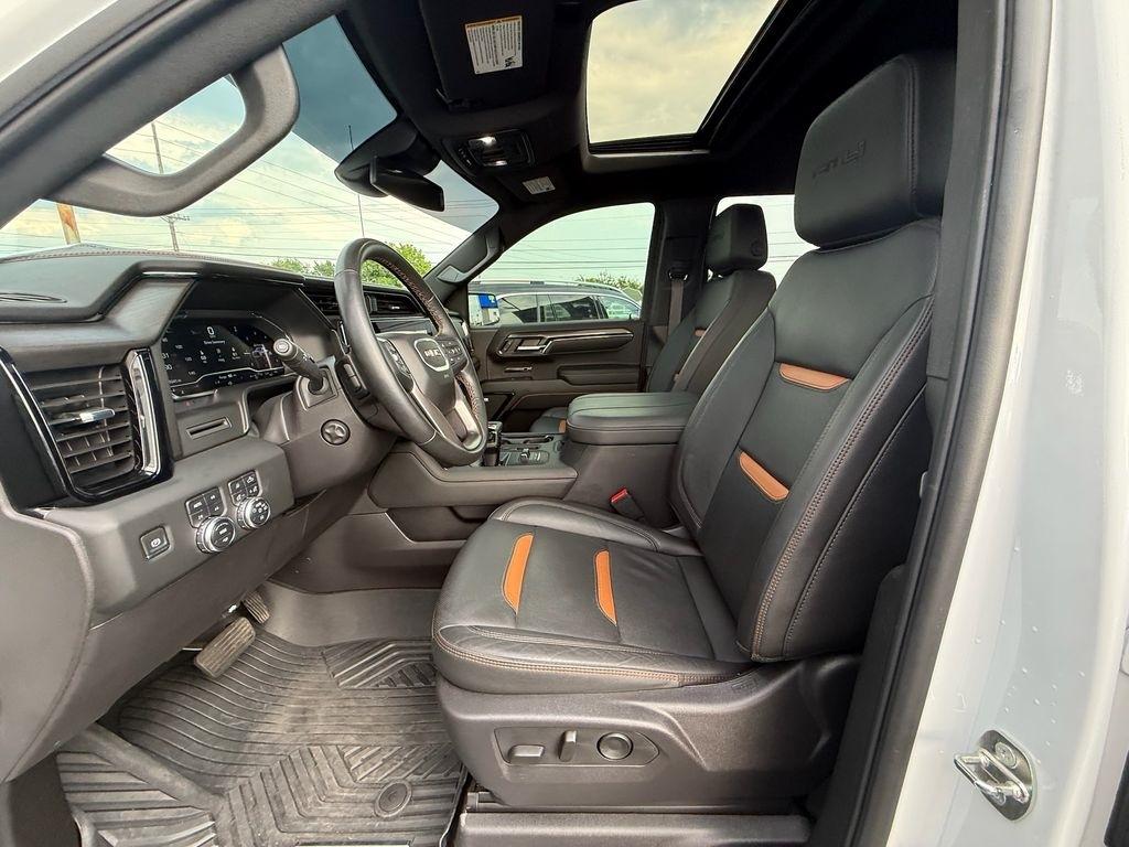 GMC Sierra 1500 AT4 Crew Cab 4WD 2024