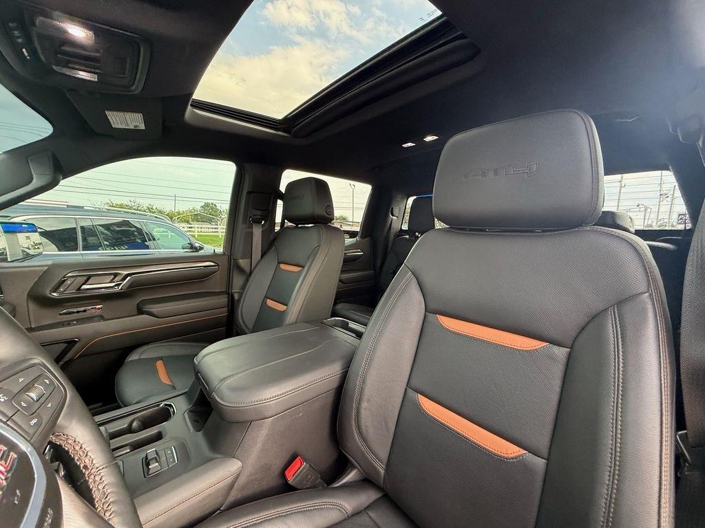 GMC Sierra 1500 AT4 Crew Cab 4WD 2024