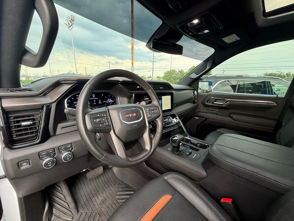 GMC Sierra 1500 AT4 Crew Cab 4WD 2024