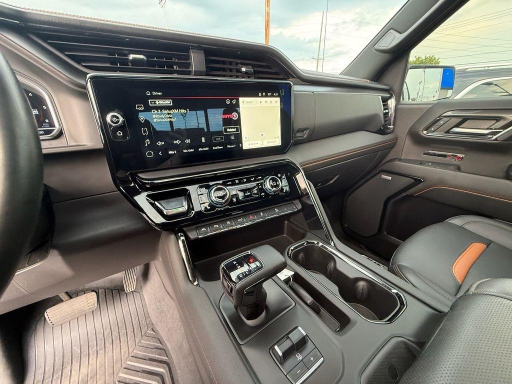 GMC Sierra 1500 AT4 Crew Cab 4WD 2024