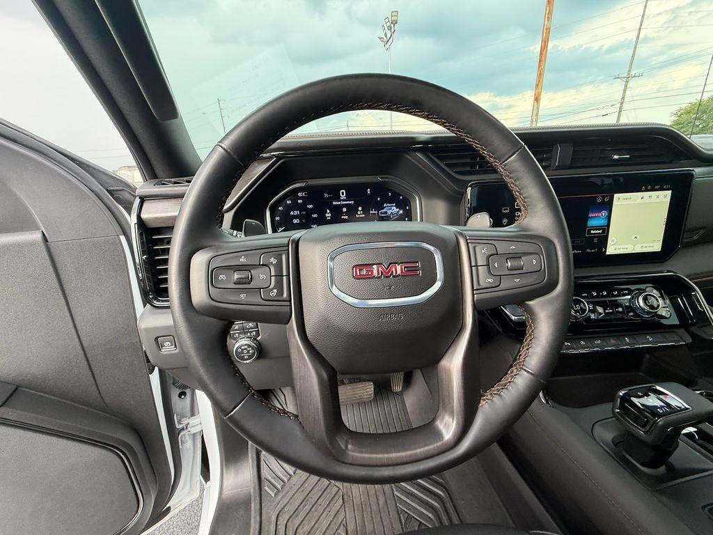 GMC Sierra 1500 AT4 Crew Cab 4WD 2024