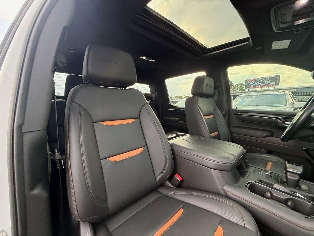 GMC Sierra 1500 AT4 Crew Cab 4WD 2024
