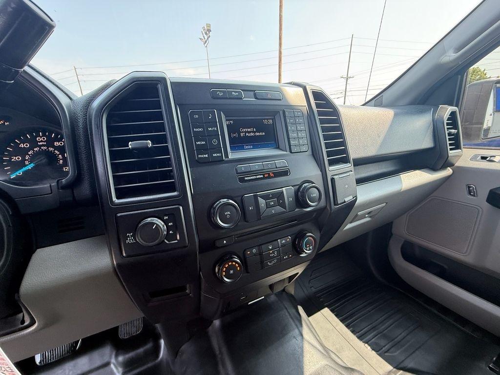 Ford F-150 XL SuperCrew 4WD 2017