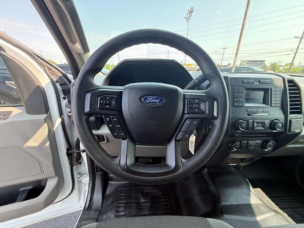 Ford F-150 XL SuperCrew 4WD 2017
