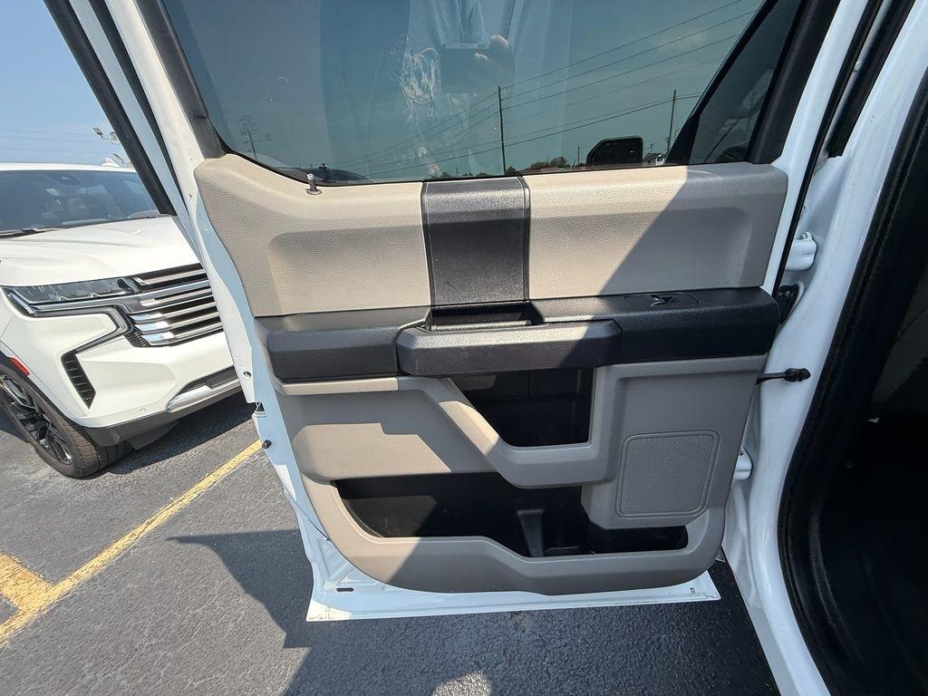 Ford F-150 XL SuperCrew 4WD 2017