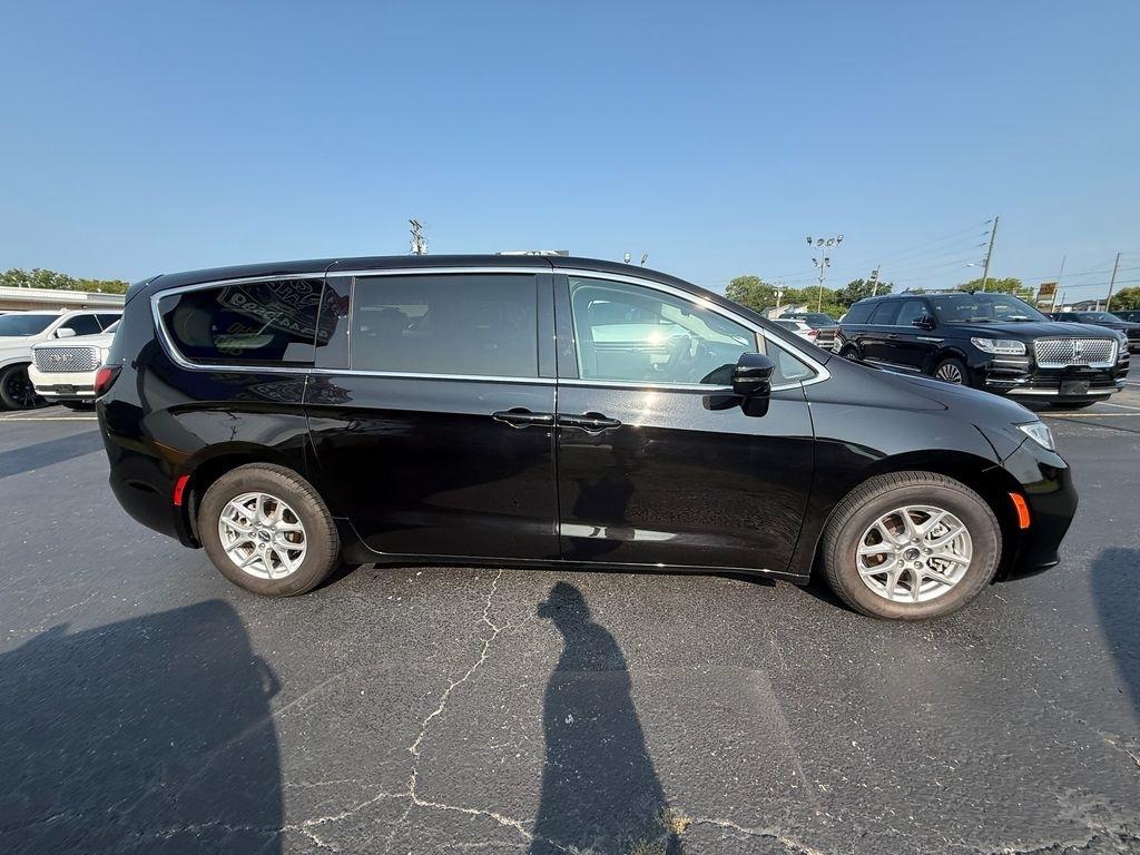 Chrysler Pacifica Touring L 2024
