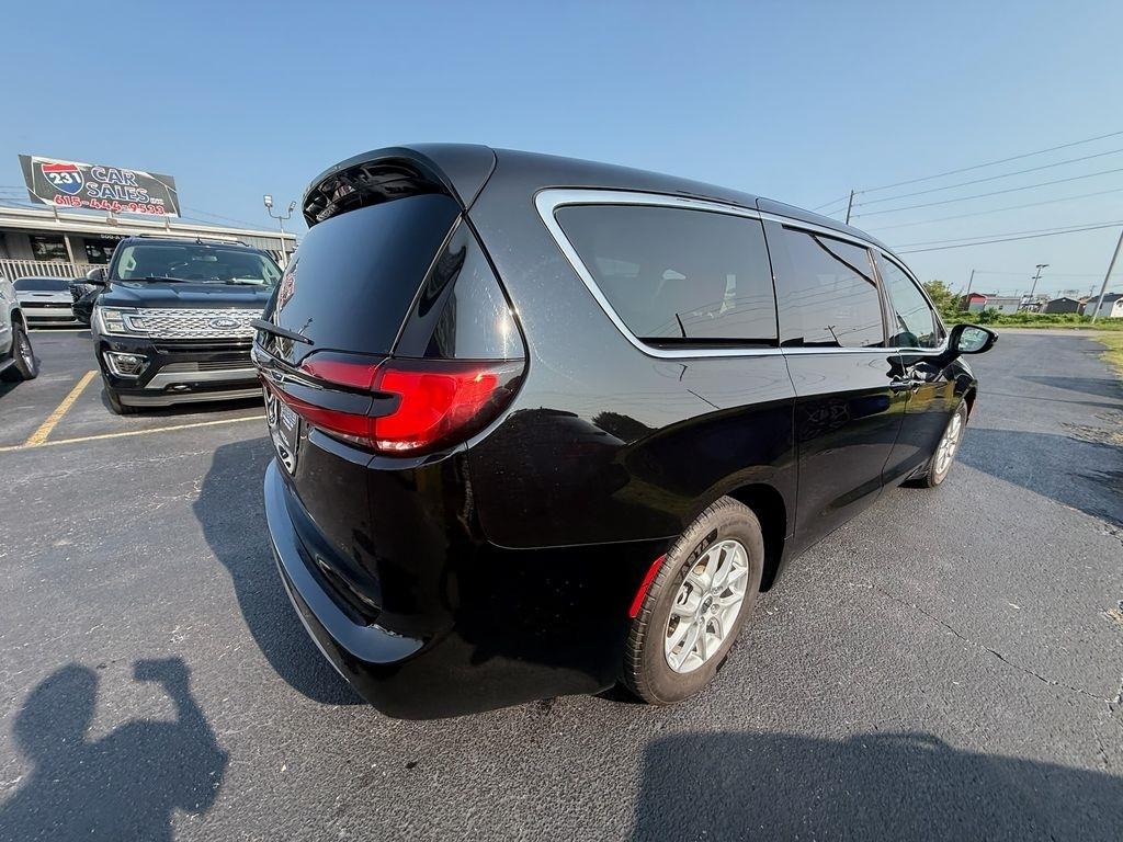 Chrysler Pacifica Touring L 2024