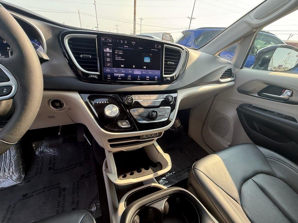 Chrysler Pacifica Touring L 2024