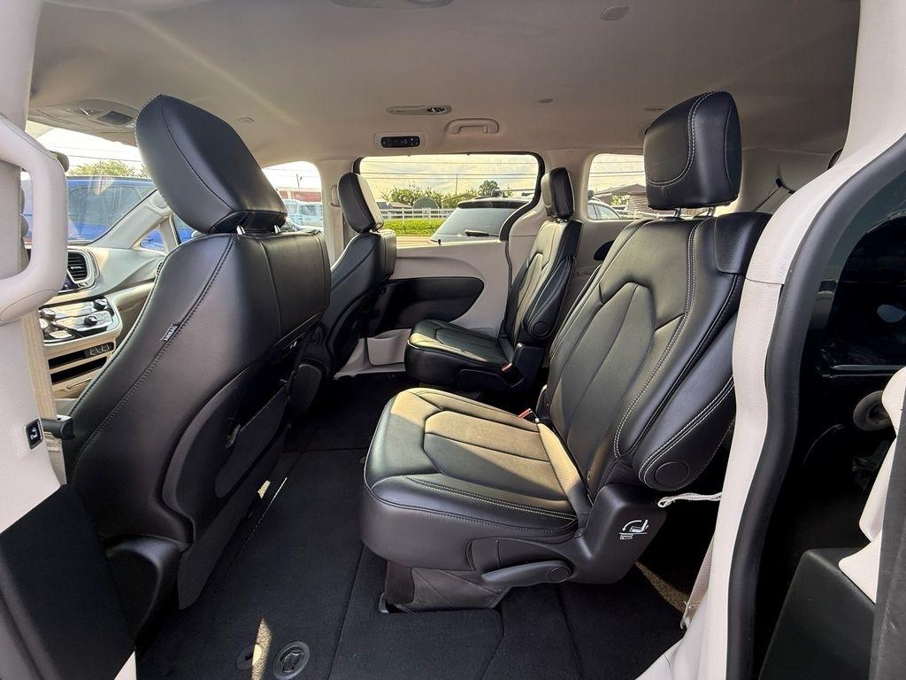 Chrysler Pacifica Touring L 2024