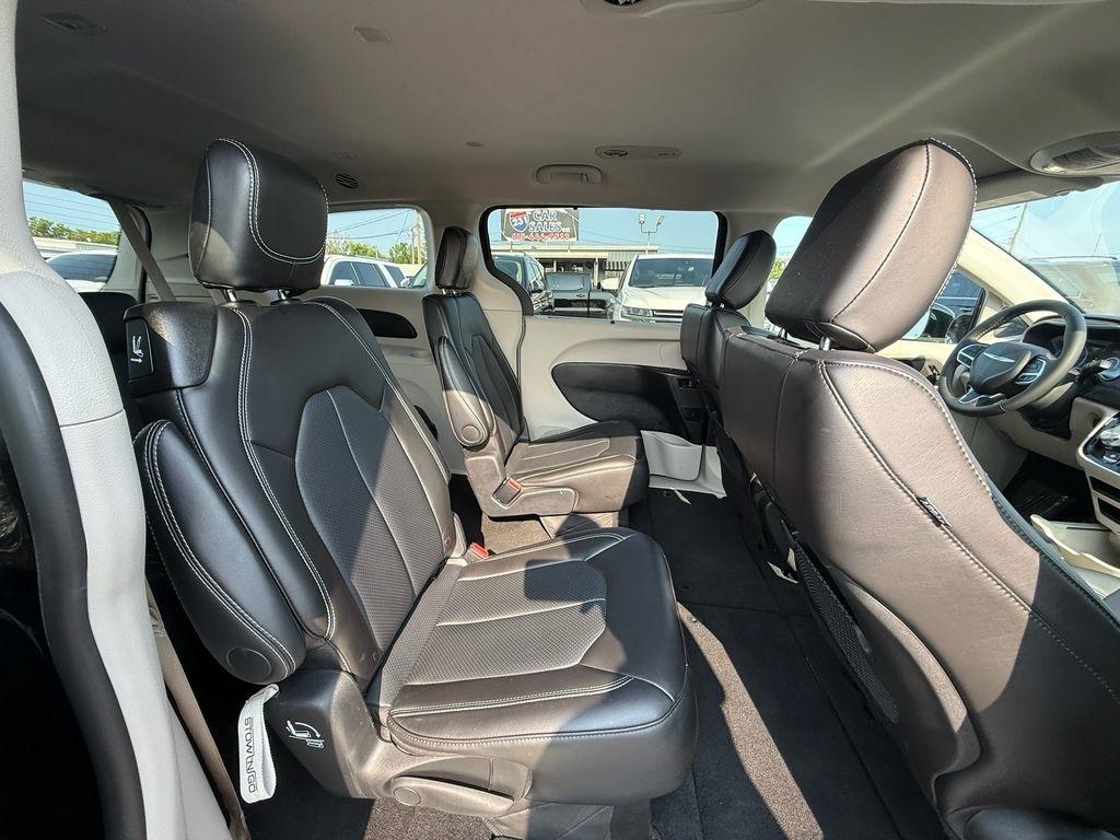 Chrysler Pacifica Touring L 2024